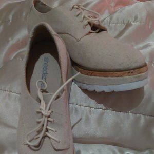 Oxford Wedge Sneaker, Size 9
